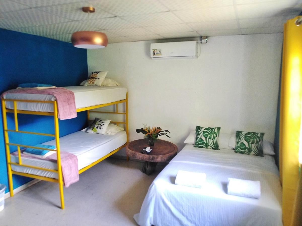 Hostal & Cafe Travelers Сантьяго Екстер'єр фото