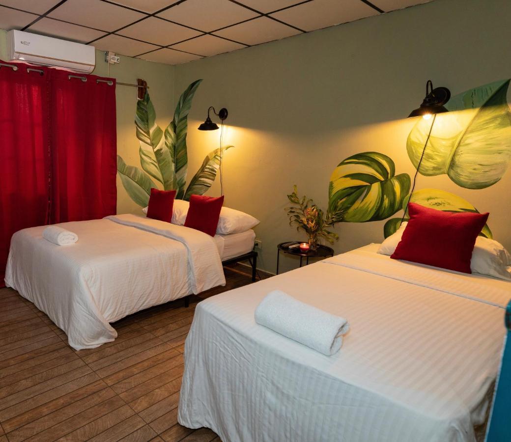 Hostal & Cafe Travelers Сантьяго Екстер'єр фото