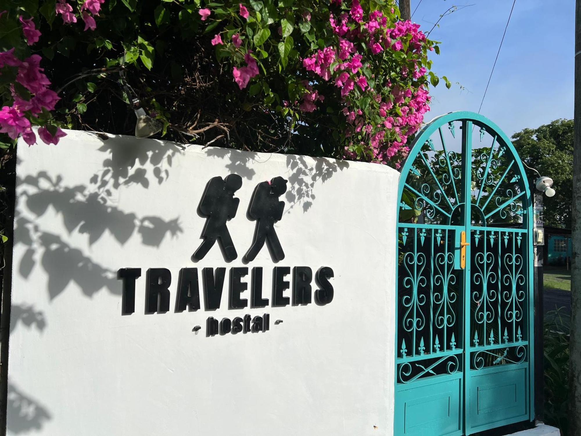 Hostal & Cafe Travelers Сантьяго Екстер'єр фото